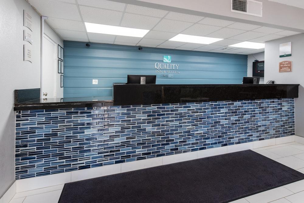 Quality Inn & Suites Cincinnati Exterior photo