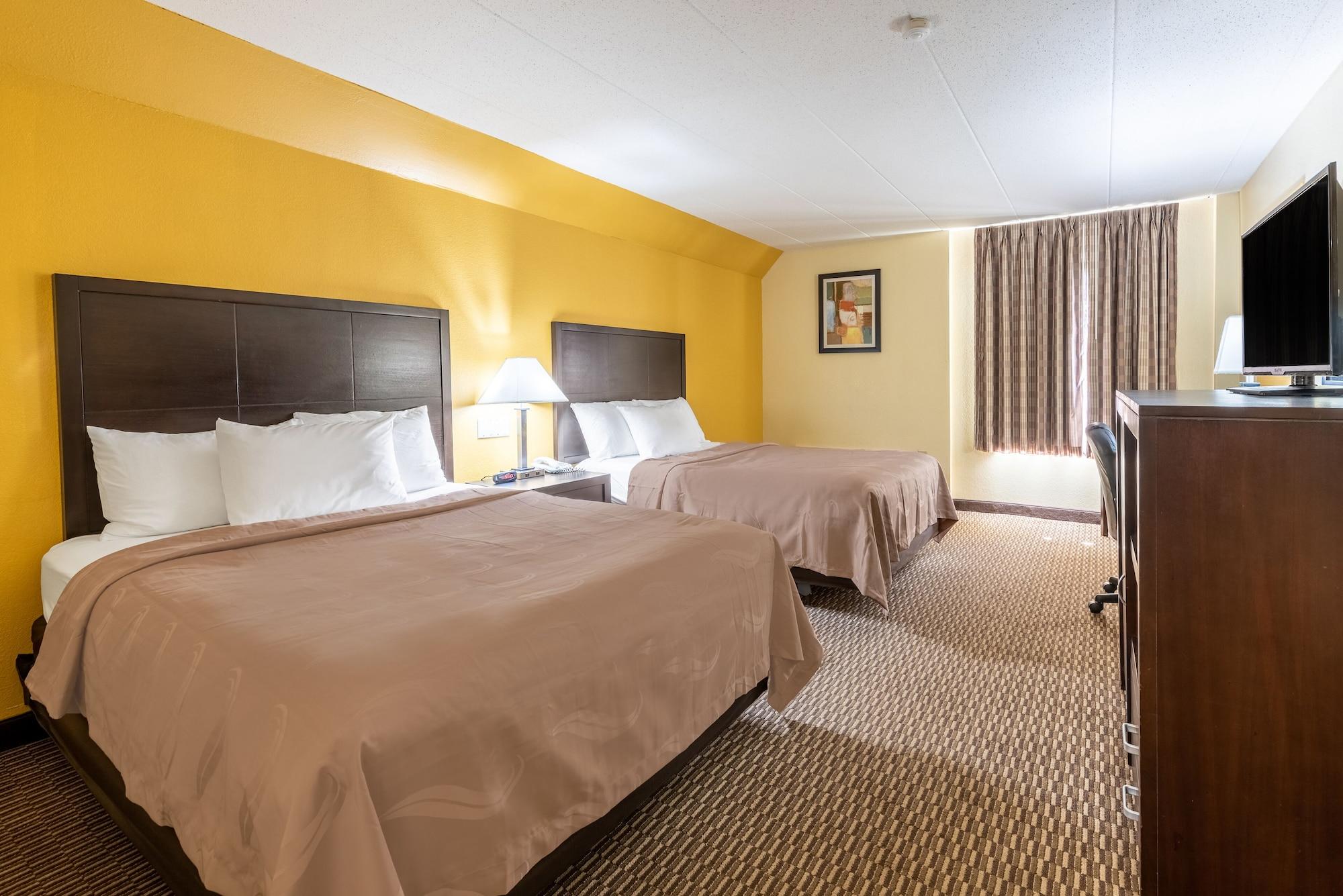 Quality Inn & Suites Cincinnati Exterior photo